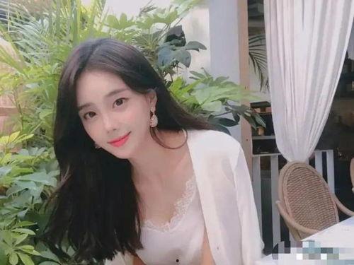 女主播利用微信,直播界新潮流崛起！”